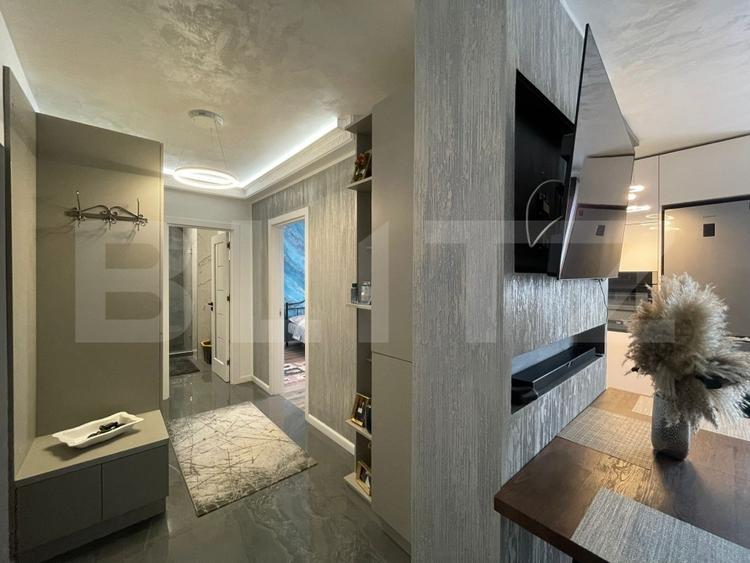 Apartament cu 3 camere semidecomandat, mobilat în Central
