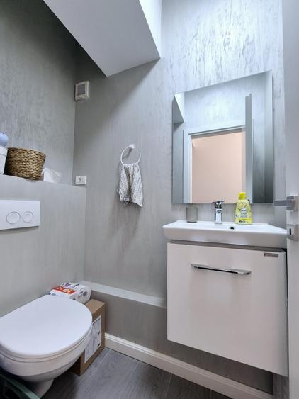 Apartament cu 3 camere decomandat, mobilat în Central