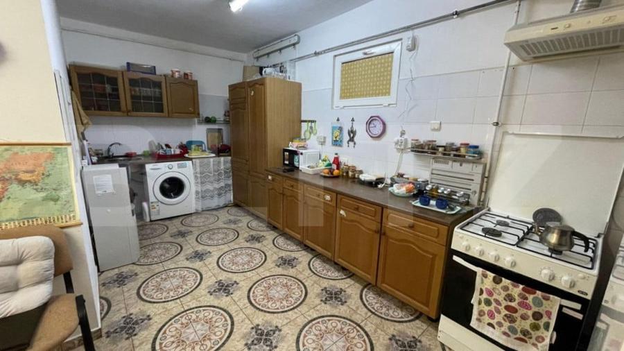 Casă cu 5 camere cu Teren 475 Mp în Olimpia-Stadion
