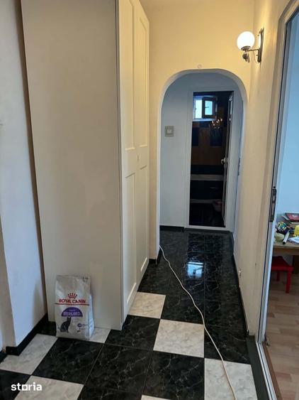 Apartament cu 4 camere în Micro 17