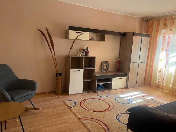Apartament cu 2 camere decomandat în Exterior Vest