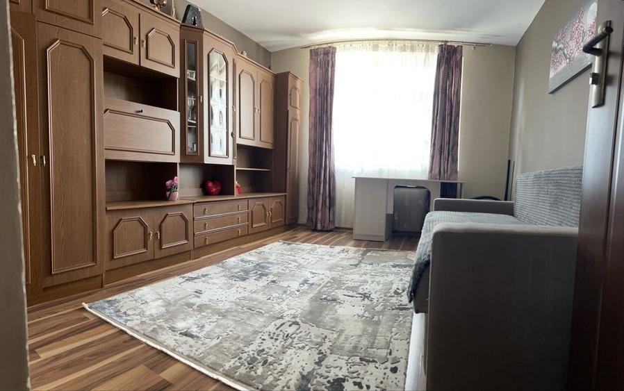Apartament cu 2 camere decomandat în Lețcani