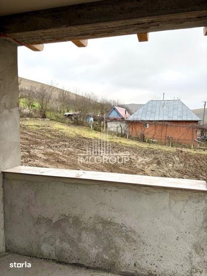 Casă cu 4 camere cu Teren 1000 Mp în Frata