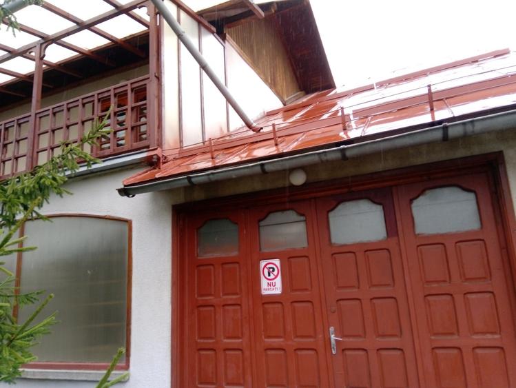 Casă individuală cu 6 camere cu Teren 446.73999023438 Mp în Bușteni