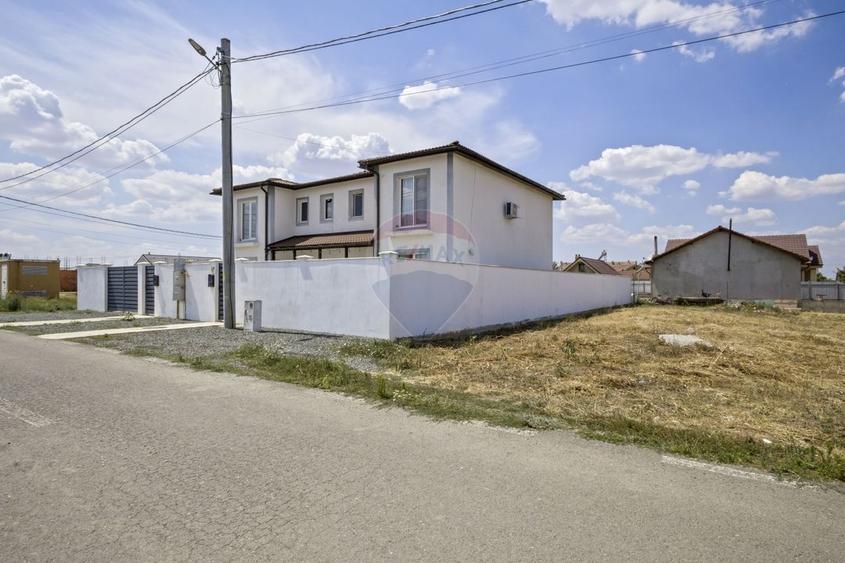 Duplex cu 8 camere cu Teren 491 Mp în Vladimirescu