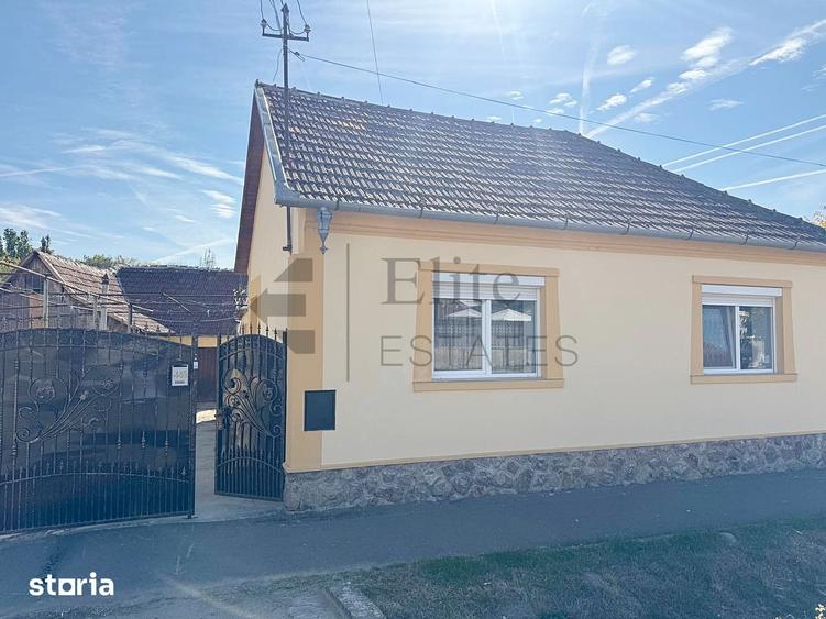 Casă cu Teren 1813 Mp în Tinca