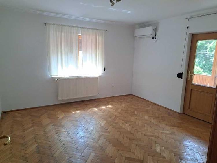 Casă cu 4 camere în Trivale