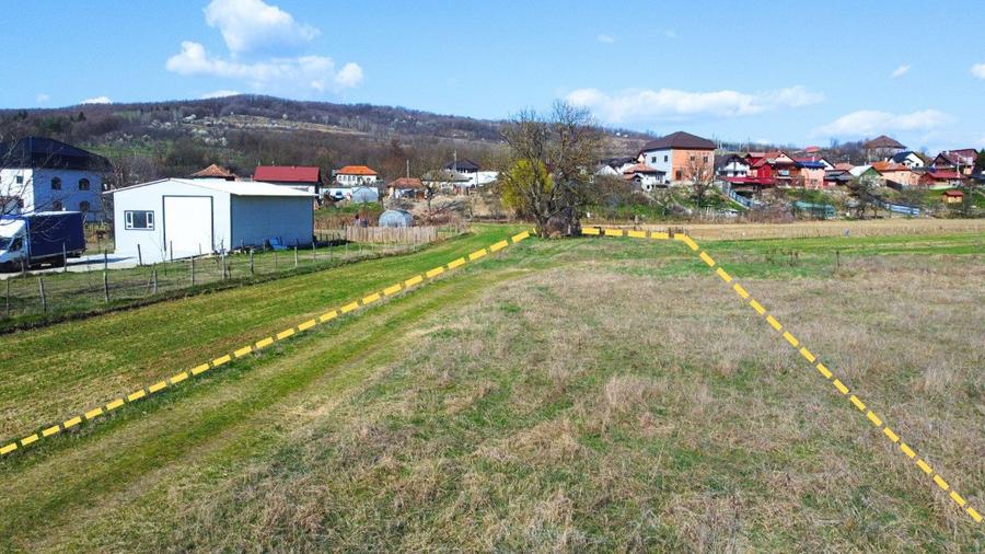 Teren de 2550 mp, în Budești