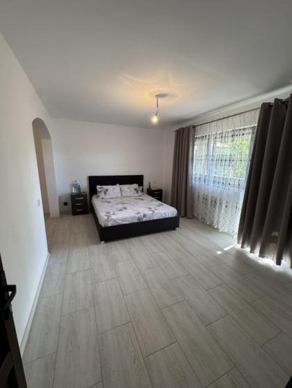 Casă individuală cu 5 camere cu Canalizare în Ultracentral