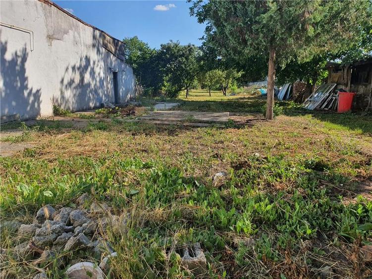Casă individuală cu 6 camere cu Canalizare în Fratelia
