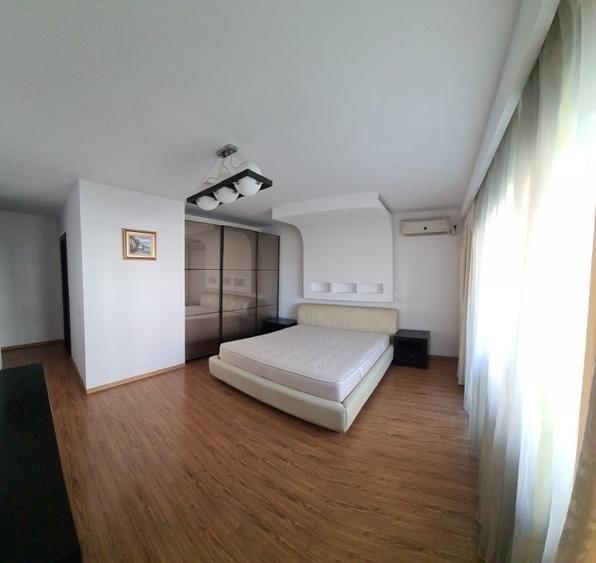 Apartament cu 3 camere decomandat, mobilat în Băneasa — fotografia 2
