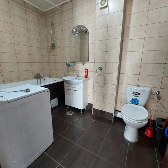 Apartament cu 2 camere semidecomandat în Florești