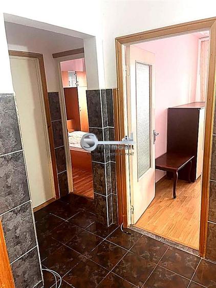 Apartament cu 3 camere decomandat, mobilat în Dacia