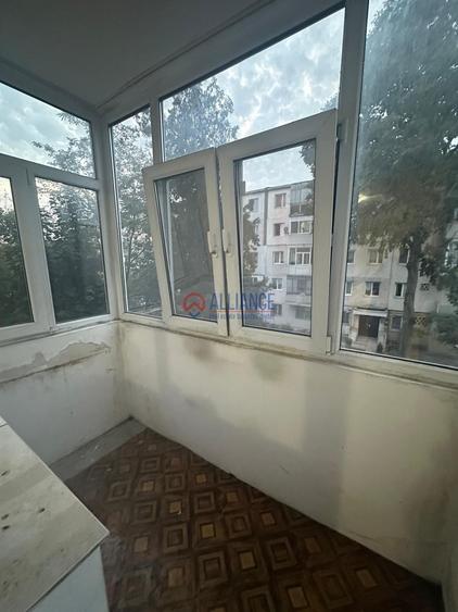 Apartament cu 2 camere semidecomandat în Km 4-5