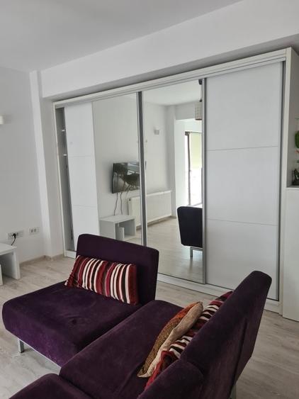 Apartament cu 2 camere semidecomandat, mobilat în Vitan Mall