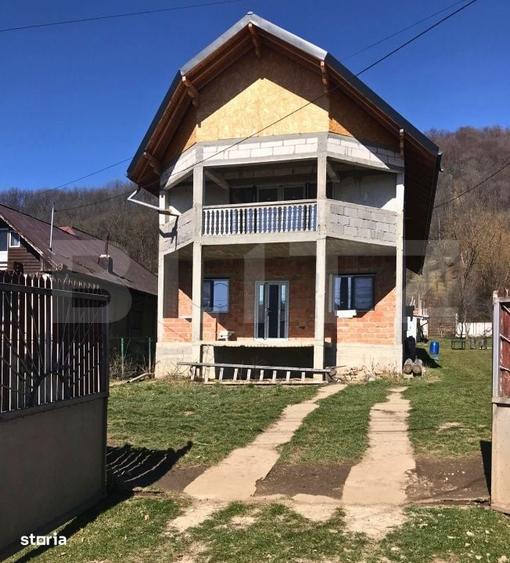 Casă cu 4 camere în Băltița