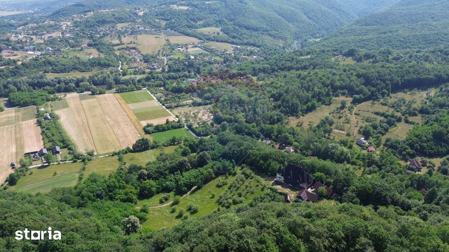 Casă cu Teren 24700 Mp în Copalnic