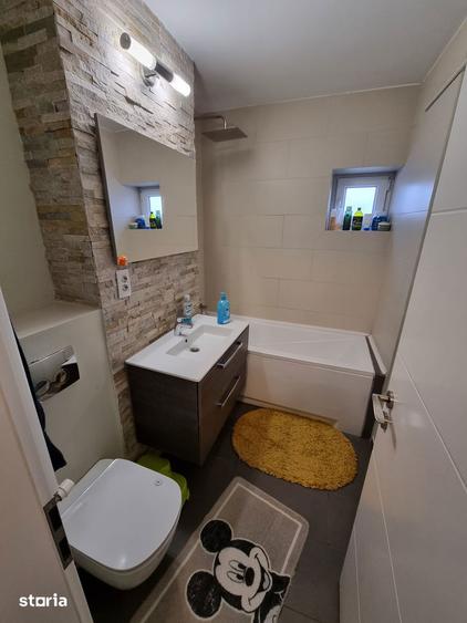 Apartament cu 3 camere decomandat, mobilat în Decebal