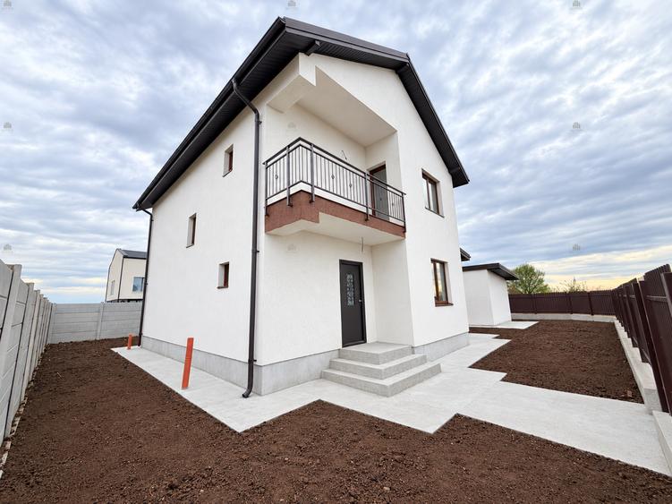 Casă cu 5 camere cu Teren 492 Mp în Sud