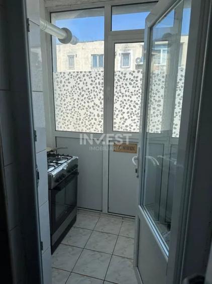 Apartament cu 3 camere decomandat în Baza 3