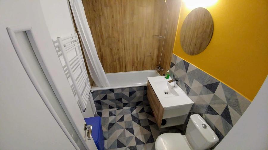 Apartament cu 3 camere decomandat în Zorilor