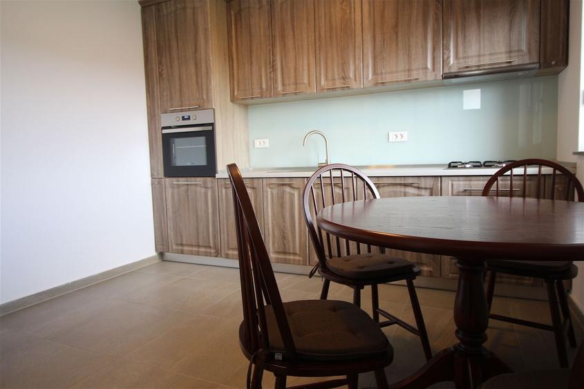 Apartament cu 3 camere decomandat, mobilat în Nord