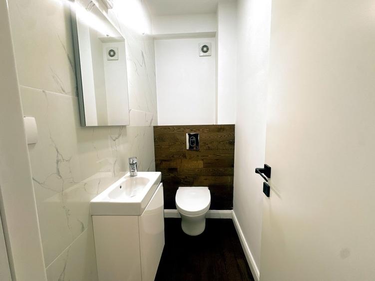 Apartament cu 3 camere decomandat în Polonă