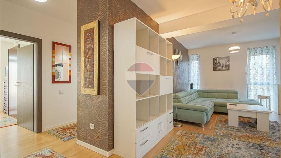Apartament cu 3 camere decomandat, mobilat în Tractorul