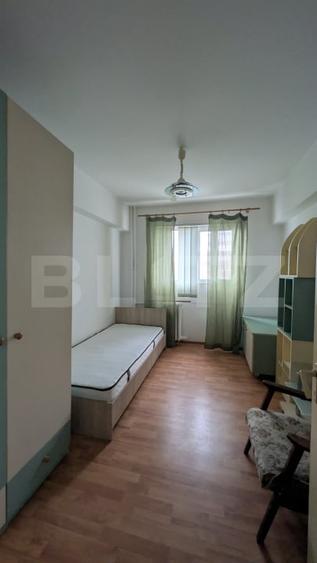Apartament cu 4 camere decomandat, mobilat în Republicii