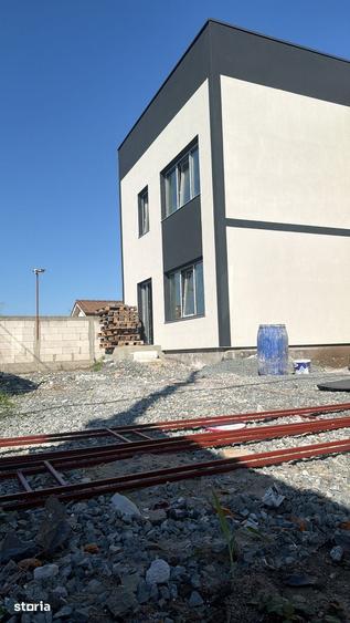 Casă cu 4 camere cu Teren 300 Mp în Cumpăna