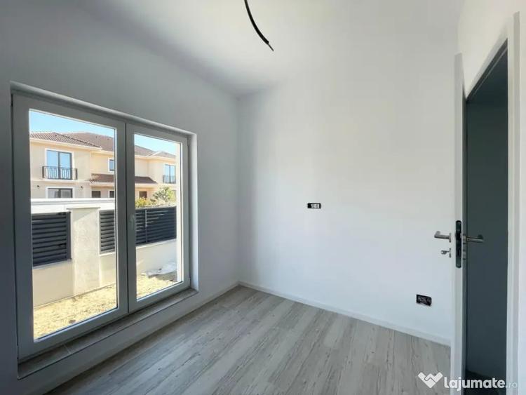 Casă cu 4 camere cu Teren 250 Mp în Moșnița Nouă