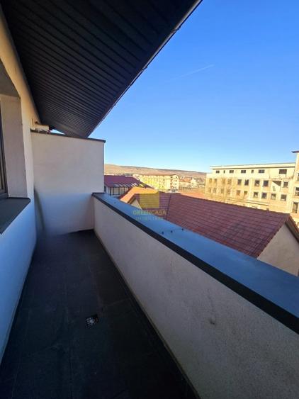 Apartament 3 camere, 2 bai, zona Prof. Ioan Rus, Floresti - 9