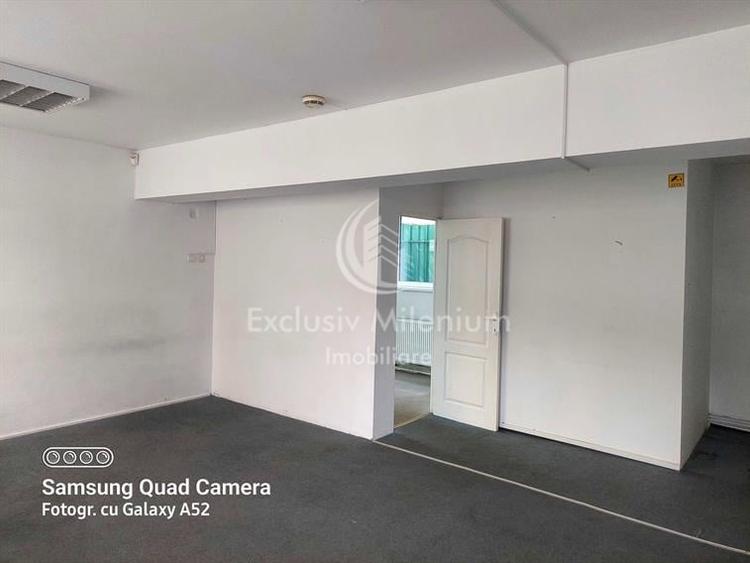 Casă individuală cu 8 camere cu Canalizare în Timpuri Noi
