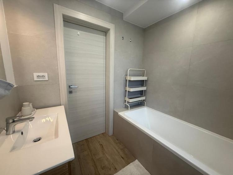 Apartament cu 3 camere decomandat, mobilat în Floreasca