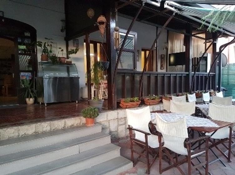 Casă cu 17 camere cu Teren 300 Mp în Central