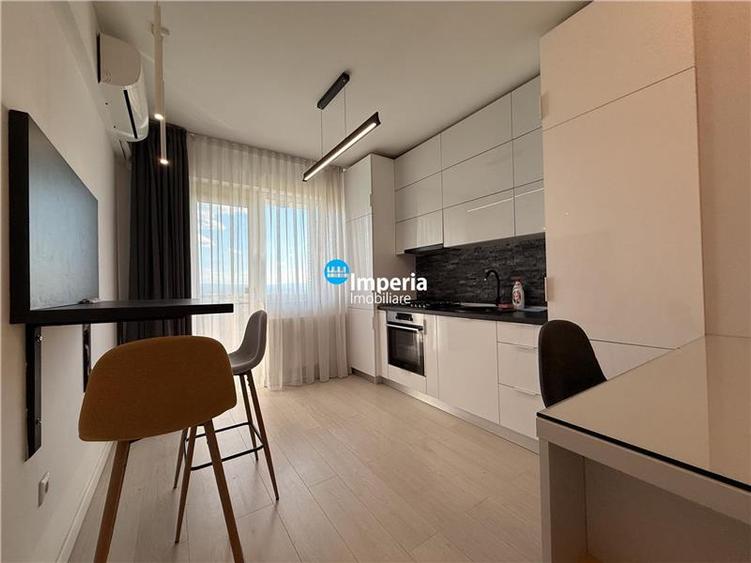 Apartament cu 2 camere decomandat în Podul de Fier