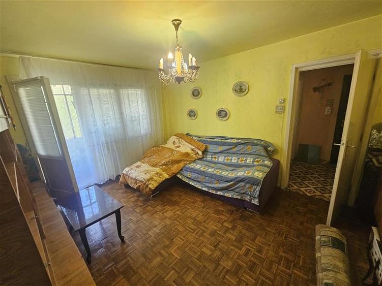 Apartament cu 2 camere semidecomandat în Micro I