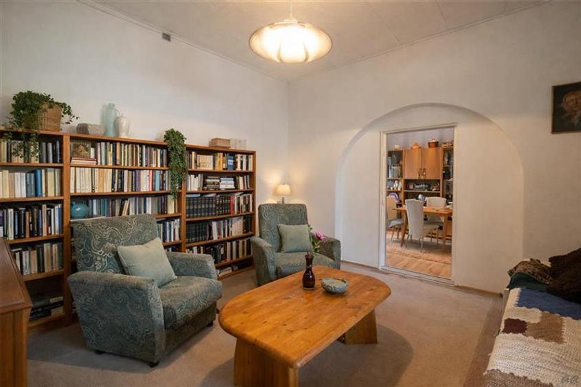 Casă individuală cu 4 camere cu Teren 163 Mp în Central