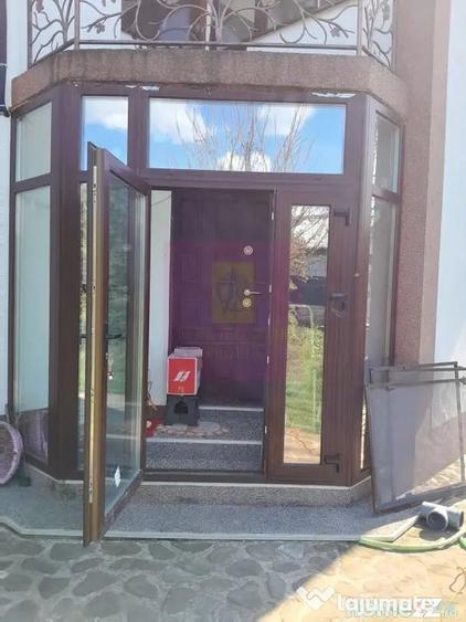 Casă cu 5 camere cu Teren 958 Mp în Central