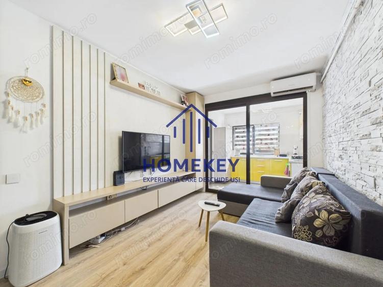 Apartament cu 3 camere semidecomandat, mobilat în Central