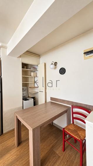 Apartament cu 3 camere semidecomandat, mobilat în Florești