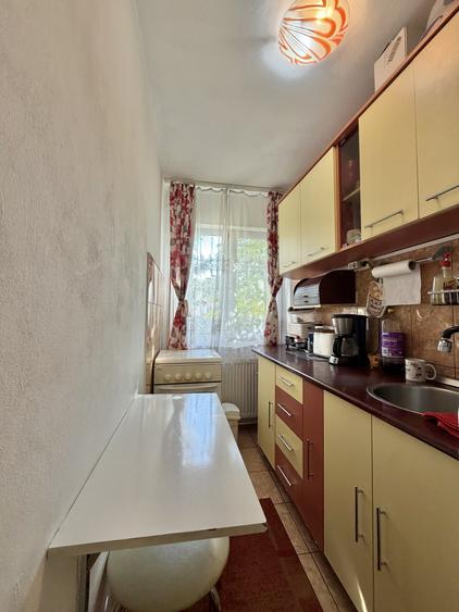 Apartament cu 2 camere nedecomandat, mobilat în Dâmbovița