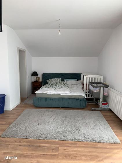 Casă cu 5 camere cu Teren 556 Mp în Exterior Vest
