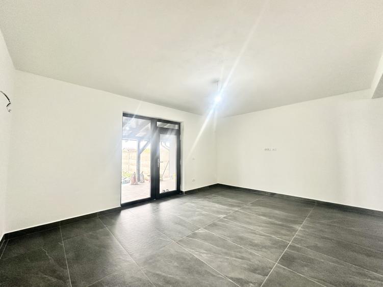 Duplex cu 4 camere cu Canalizare în Moșnița Nouă
