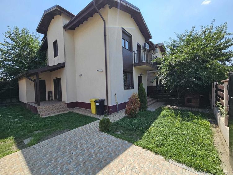Casă cu 4 camere cu Teren 100 Mp în Domnești