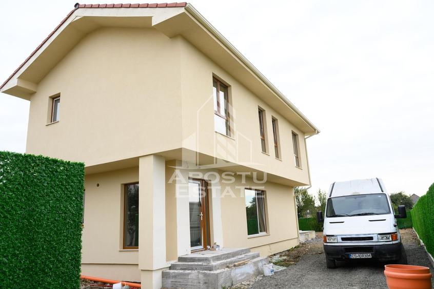 Casă individuală cu 4 camere cu Canalizare în Săcălaz