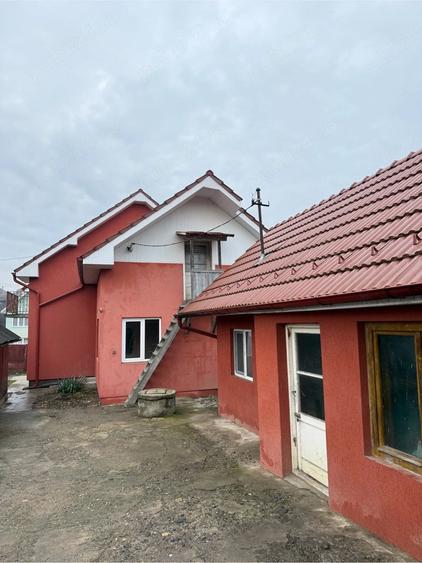 Casă cu 4 camere cu Teren 2000 Mp în Central