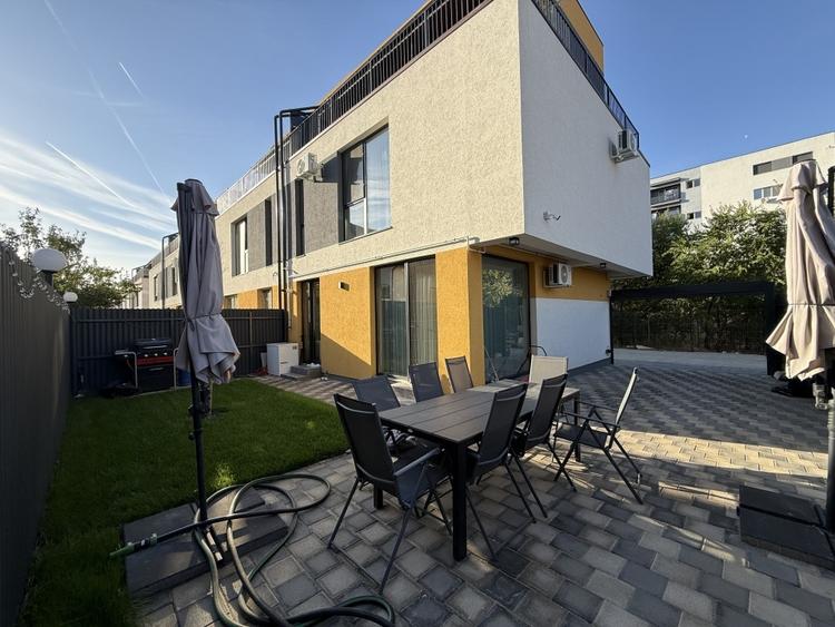 Casă cu 4 camere cu Teren 156 Mp în 1 Decembrie