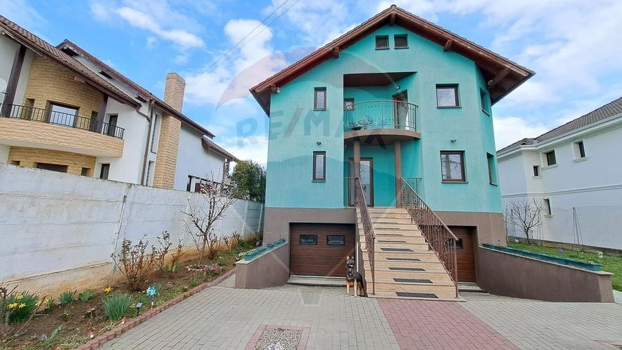 Casă cu 5 camere cu Teren 520 Mp în Cetate