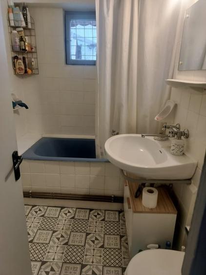 Apartament cu 3 camere decomandat, mobilat în Sărari